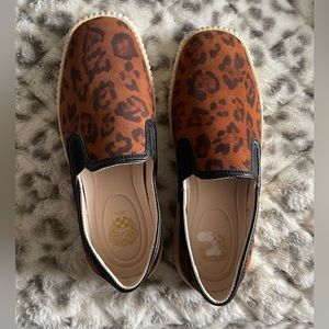 New Vince Camuto Women's Aljetti Animal Print Size 8M